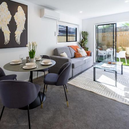 Central City Awaits 2 Bed 2 Bath With Carpark Christchurch Bagian luar foto