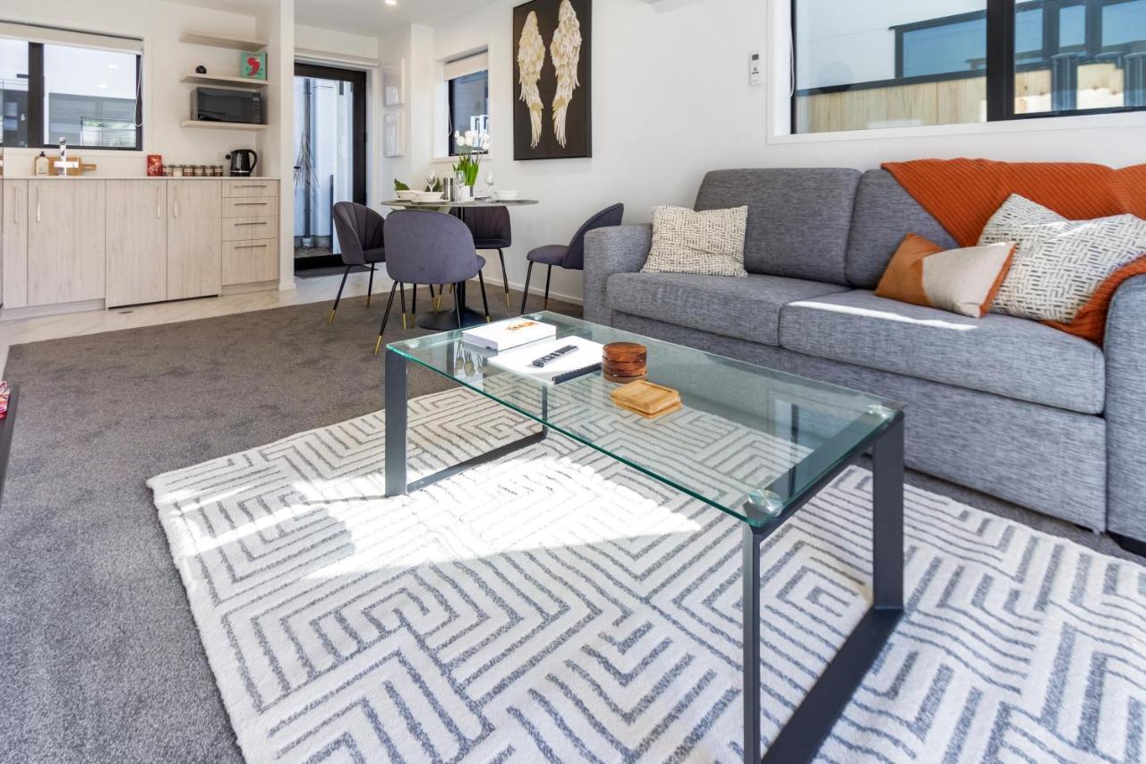 Central City Awaits 2 Bed 2 Bath With Carpark Christchurch Bagian luar foto