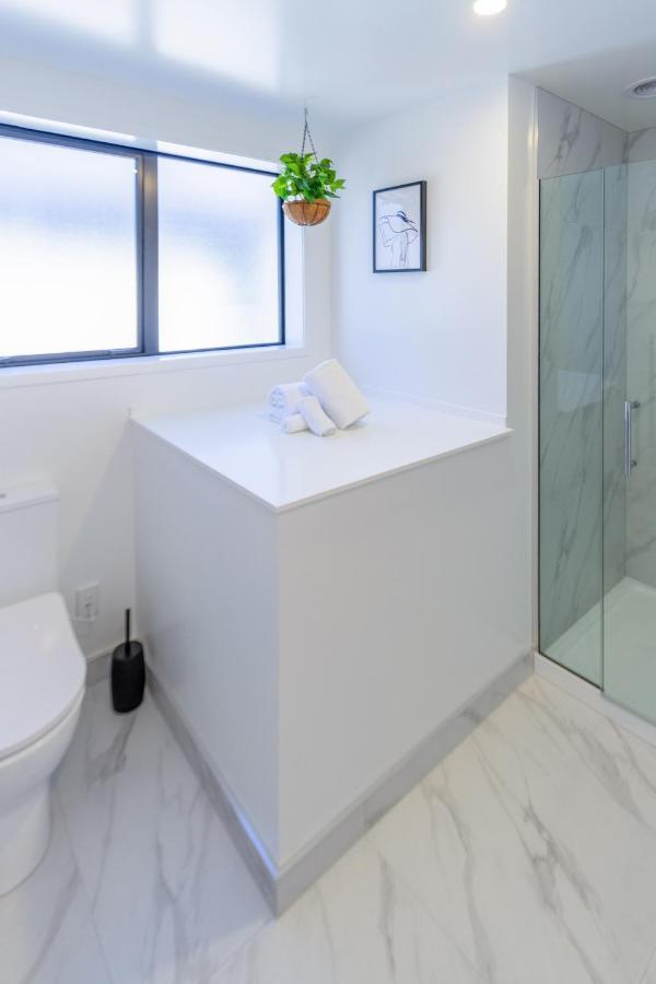Central City Awaits 2 Bed 2 Bath With Carpark Christchurch Bagian luar foto