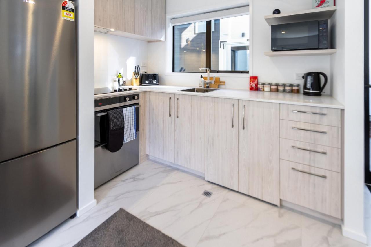 Central City Awaits 2 Bed 2 Bath With Carpark Christchurch Bagian luar foto